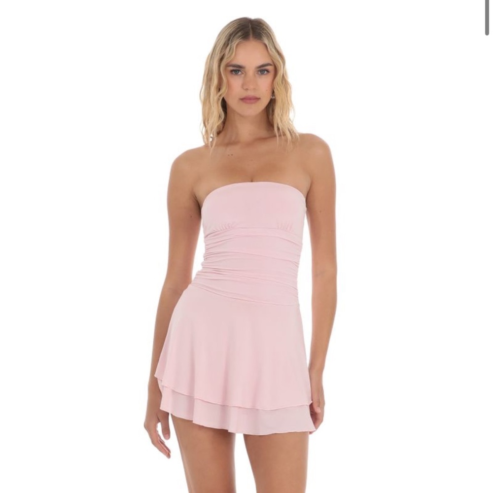 NWT. Lucy in the sky. Strapless Rouched A-Line Dress in Pink. Size Medium.